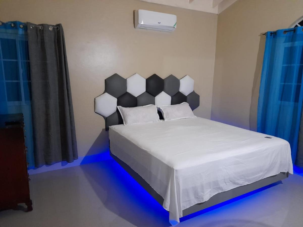 Loodik Vacation Home Brompton Manor Black River Esterno foto