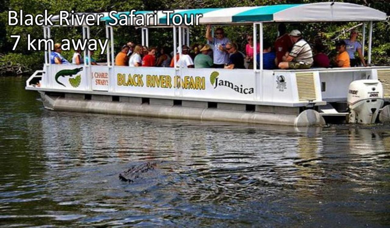 Loodik Vacation Home Brompton Manor Black River Esterno foto