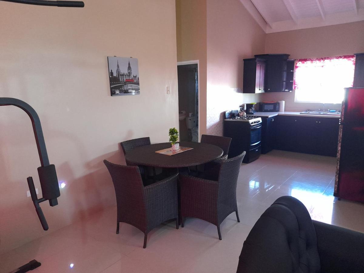 Loodik Vacation Home Brompton Manor Black River Esterno foto