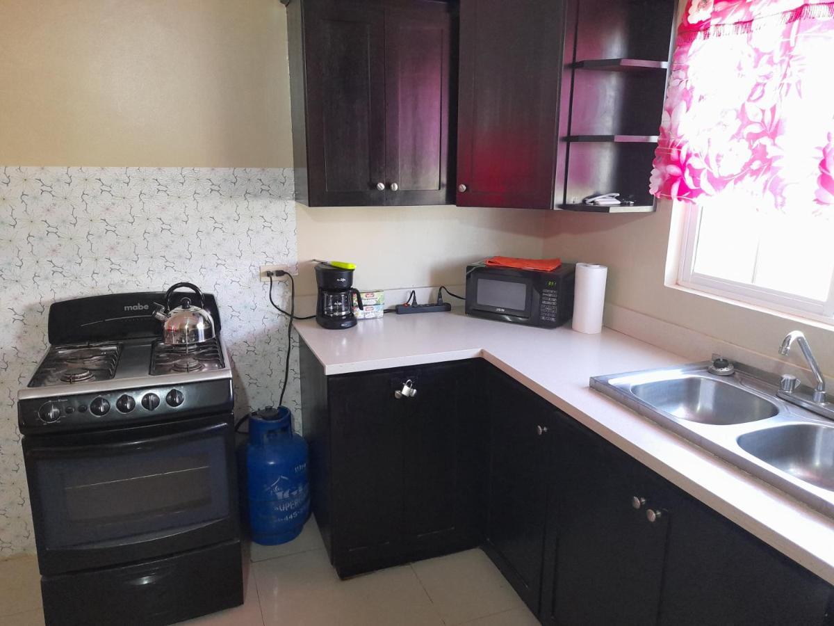Loodik Vacation Home Brompton Manor Black River Esterno foto
